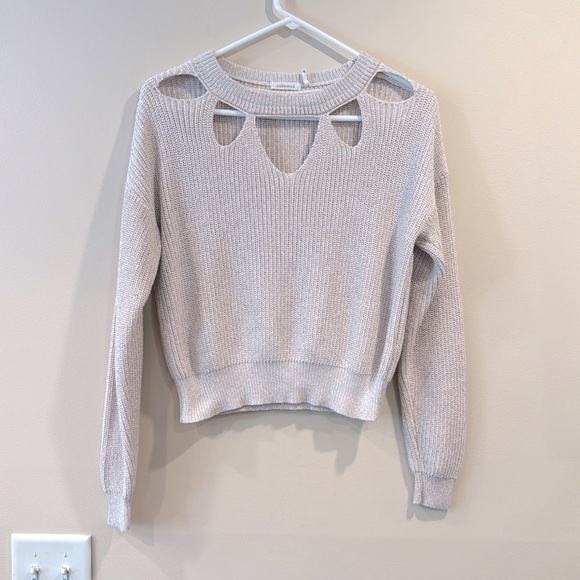 🔥Embossed Women's Cream Sweater🔥 - Picture 1 of 7